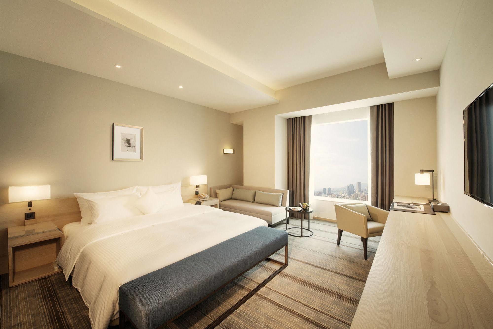 Hotel COZZI Zhongshan Kaohsiung Esterno foto