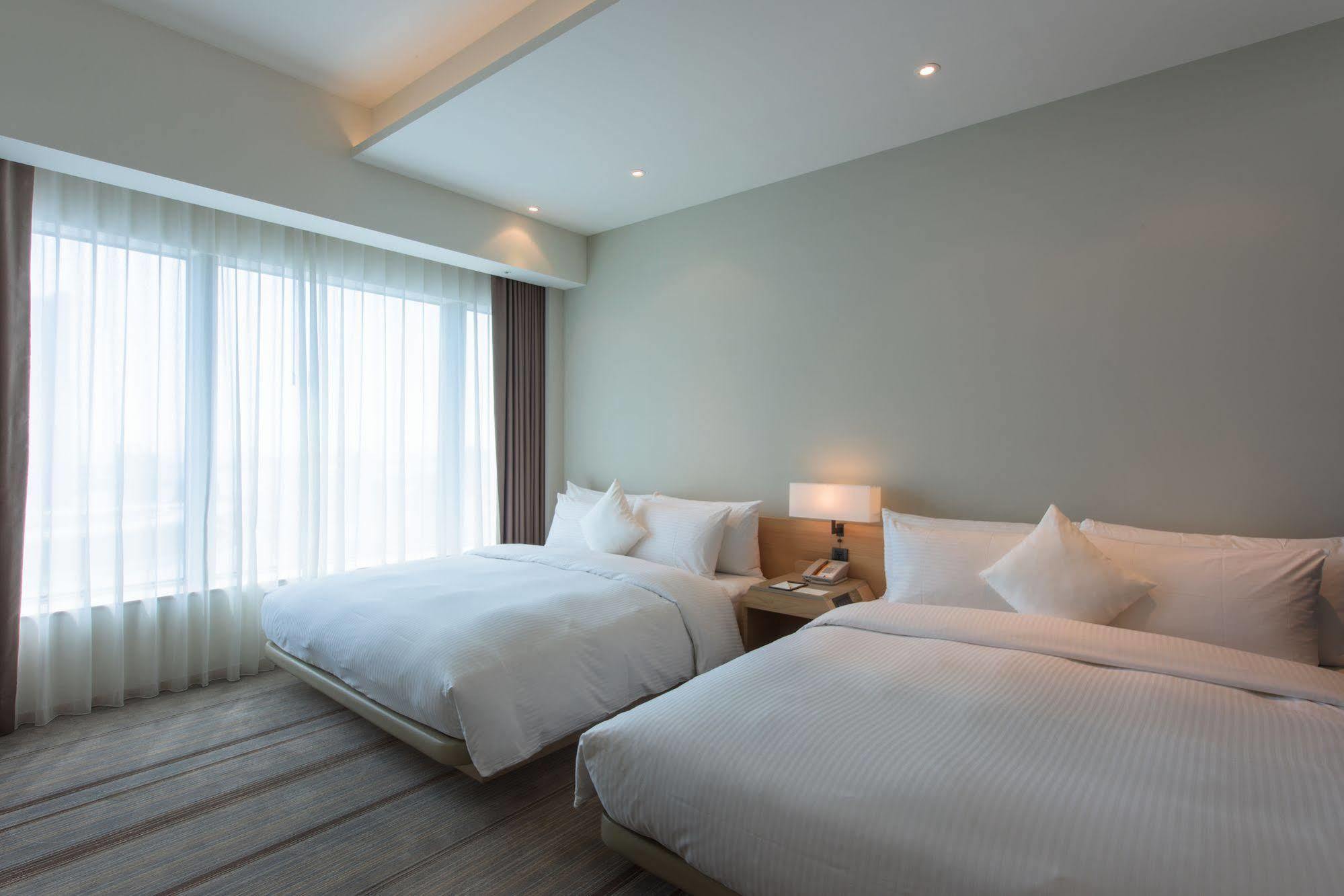 Hotel COZZI Zhongshan Kaohsiung Esterno foto